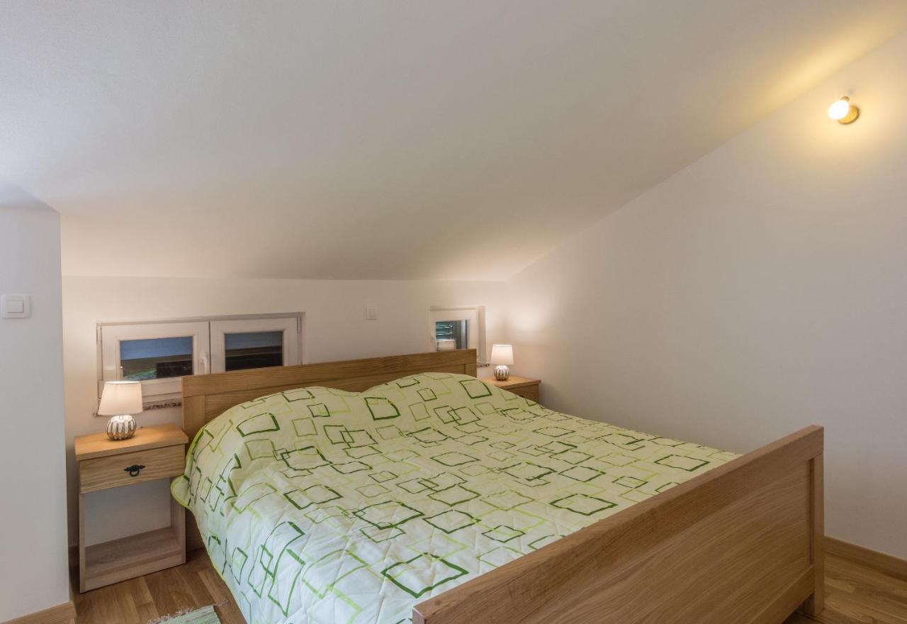 Apartments By The Sea Simuni, Pag - 18386 Kolan Exteriör bild